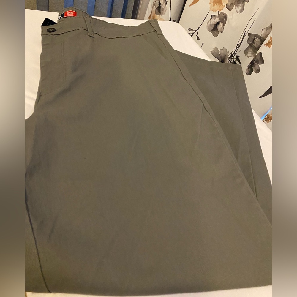 Men’s Gray Izod Straight Leg Pant 40x32